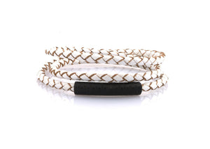 bracelet-woman-minerva-Neptn-FOL-SCHWARZ-4-white-triple-leather.jpg